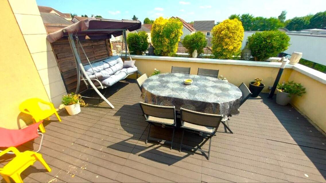 Appartement Familial Pour 6 Adultes Et 5 Enfants A 10 Min De Disney Bailly-Romainvilliers Exteriör bild
